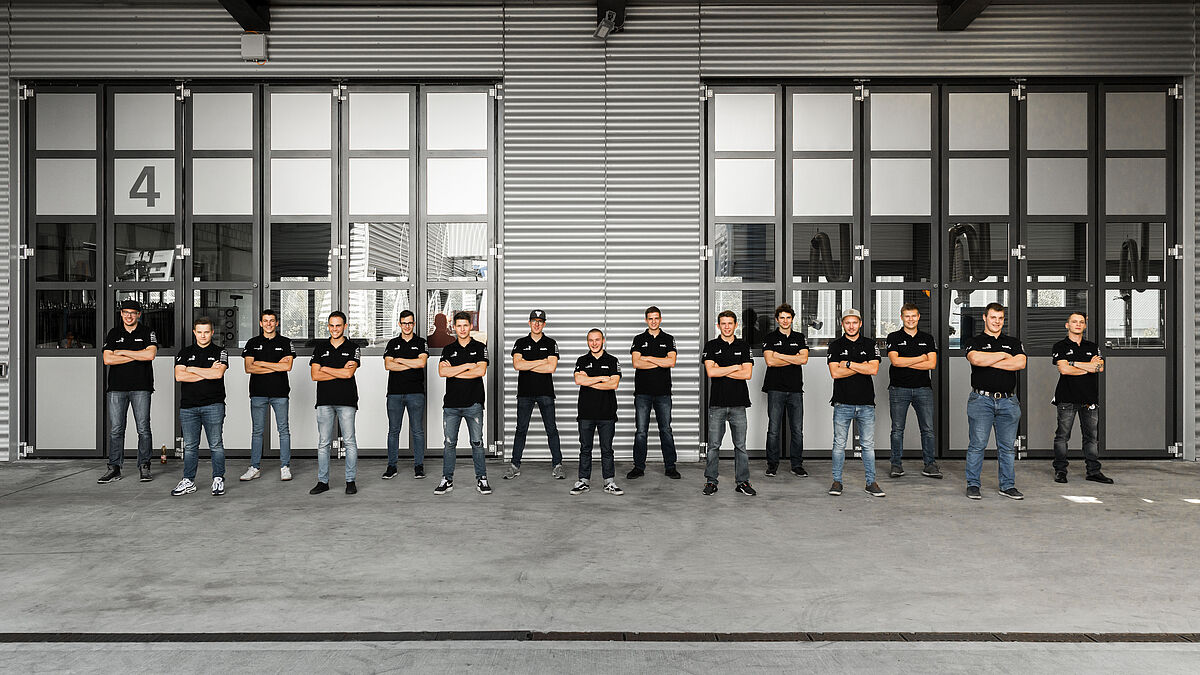 Die 15 Teilnehmer der SwissSkills Championships 2020 im Metallbau.