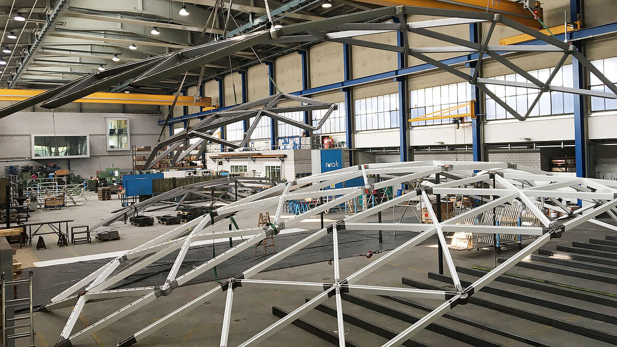 Der hohe Vorfertigungsgrad gewährte Prozesssicherheit und Ausführungsqualität. Auch das Auftragen des Korrosionsschutzes im Werk generierte grosse Vorteile.