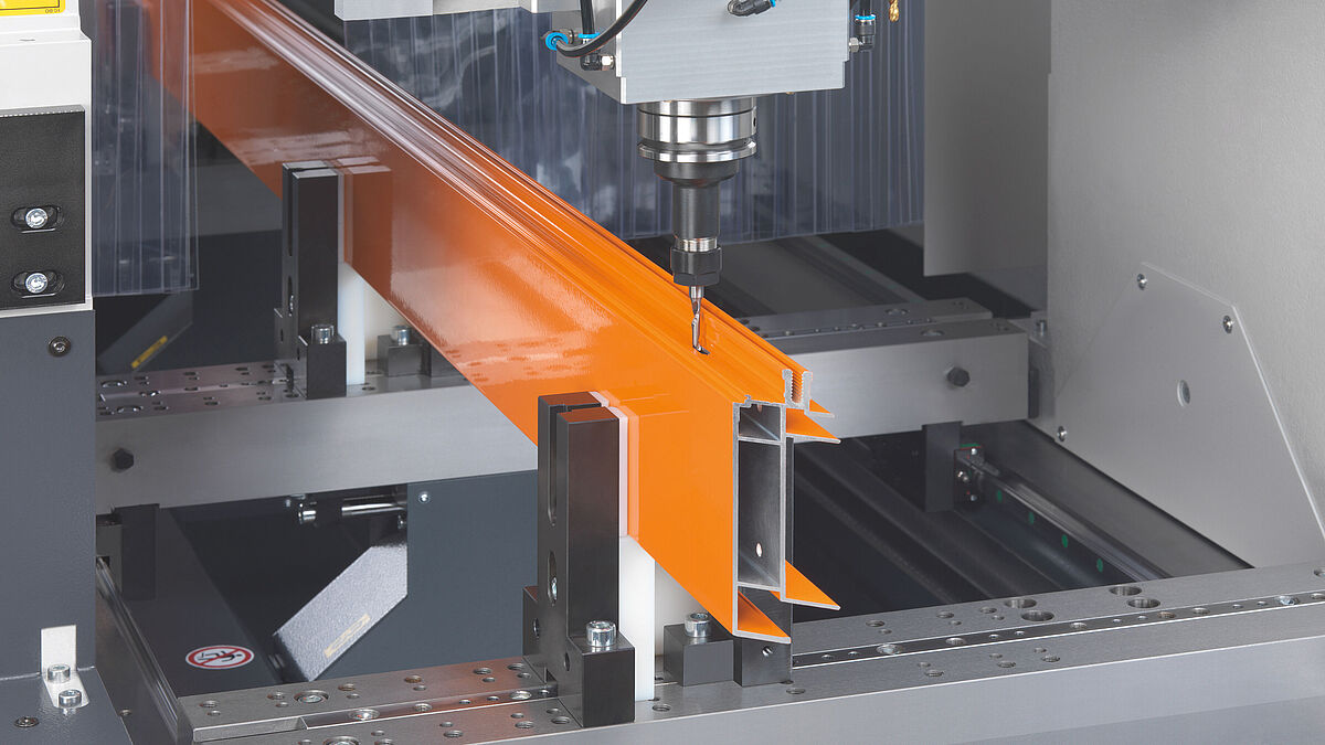 Flexibilité maximale pour le fraisage, le perçage et le taraudage.