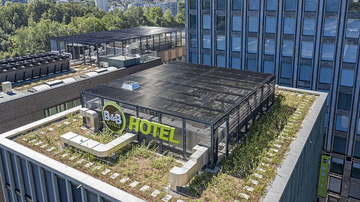 Vue de dessus sur deux abris.