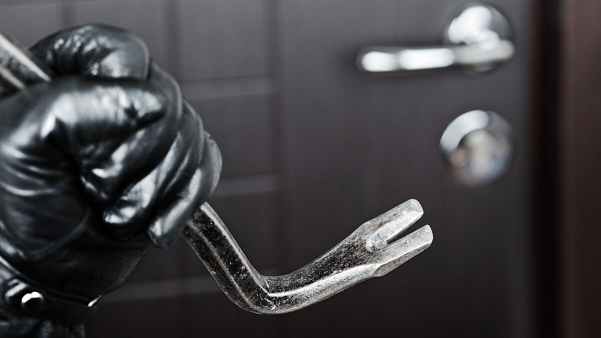 La planification de la sécurité doit tenir compte de l’entrée principale, mais aussi des portes et fenêtres adjacentes.