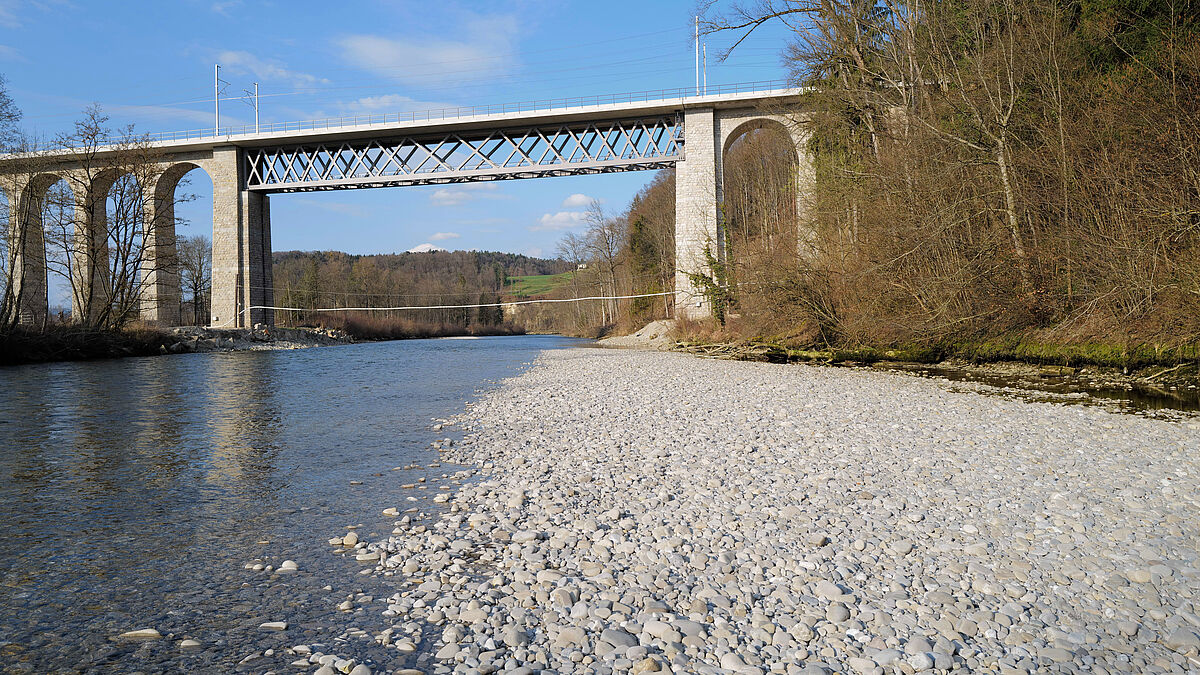 Erneuerung Saaneviadukt / Mühleberg, Gümmenen, Ferenbalm Bauherrschaft: BLS Netz AG, BernArchitektur: Flury und Rudolf Architekten AG, SolothurnTragwerksplanung: Fürst Laffranchi Bauingenieure GmbH, AarwangenStahl- / Metallbau: Schneider Stahlbau AG, Jona / Senn AG, Oftringen