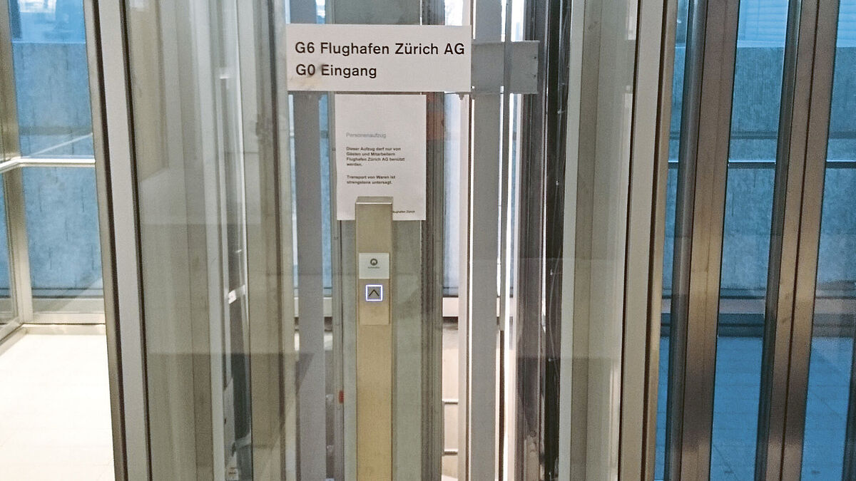 Die schmalen Ansichtsbreiten der Deckleisten von Forster Thermfix Vario mit 45 mm ermöglichten höchst transparente Konstruktionen.