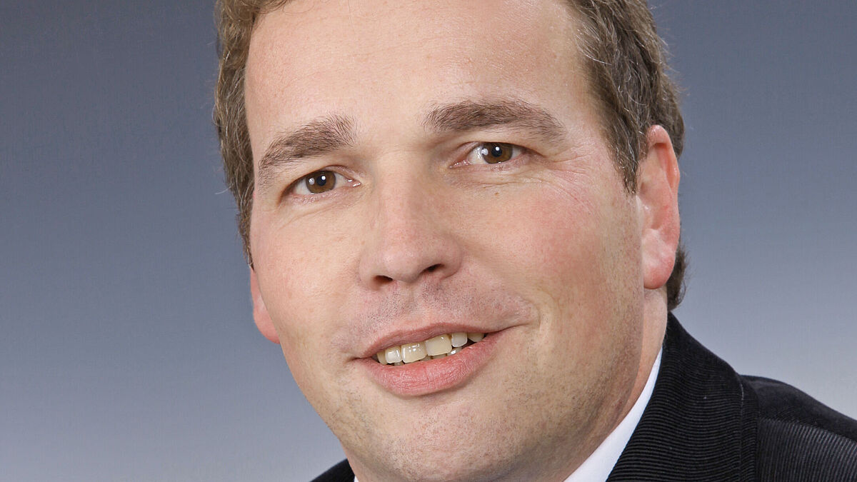 On confond encore les notions de « longueur de serrage » et d’« épaisseur de l’ensemble ». Frank Puchler, chef de groupe Gestion de produits Technique d’assemblage chez Adolf Würth à Künzelsau.  Photo :  Würth